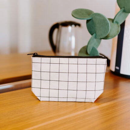 Hudson Pouch Narrow Plaid-Small